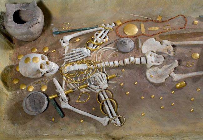 Grave 43 - another arrangement