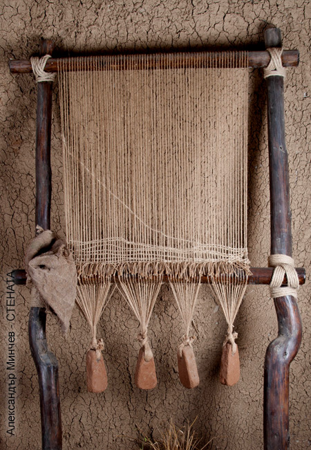 Vertical loom
