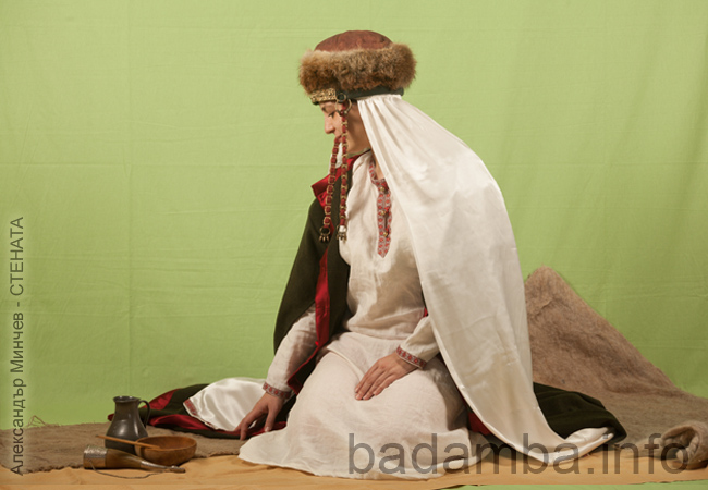 Прабългарка с бяло було